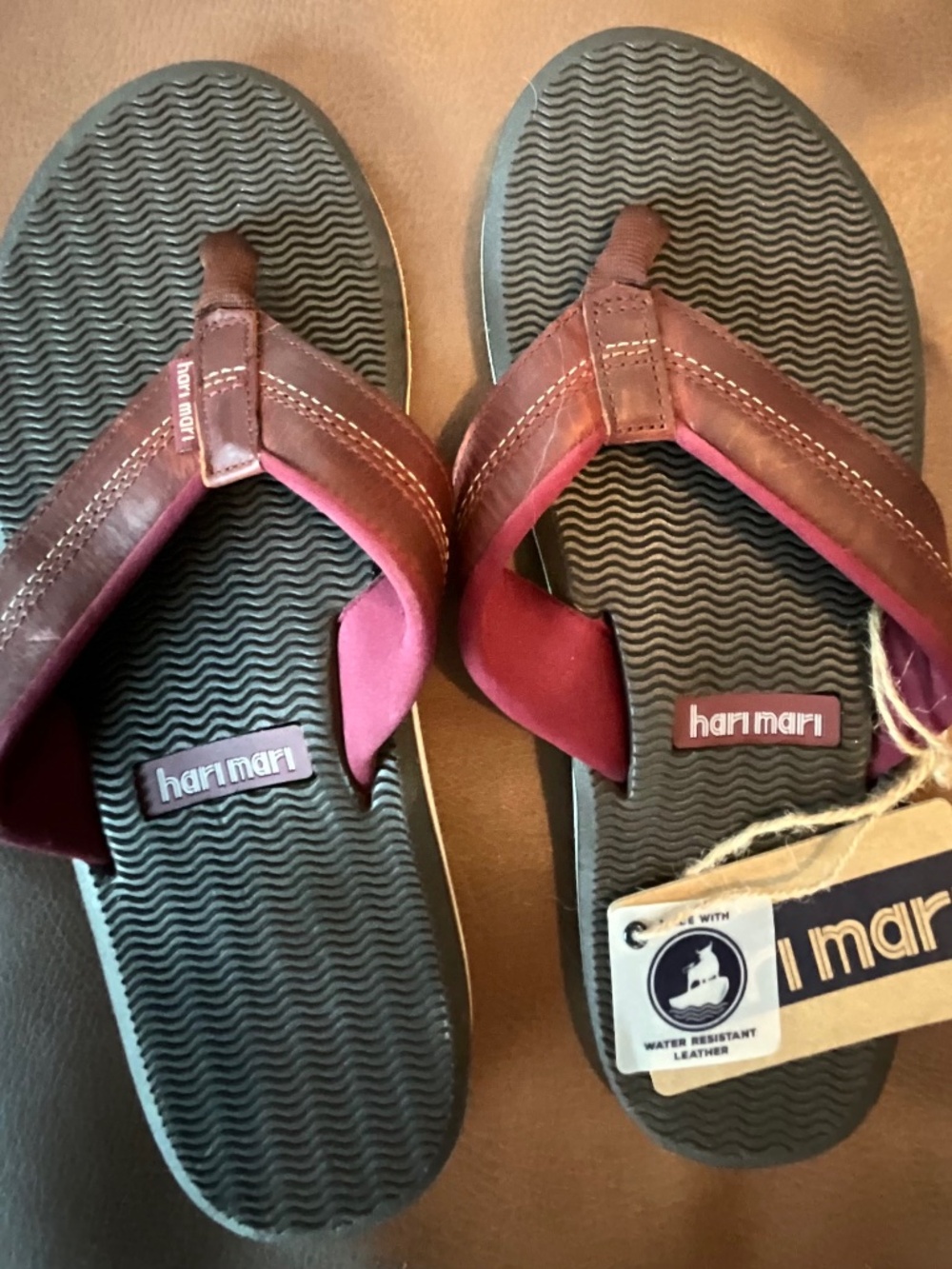Hari Mari Men’s Brown Leather Sandals Flip-flops Size 8 NWT